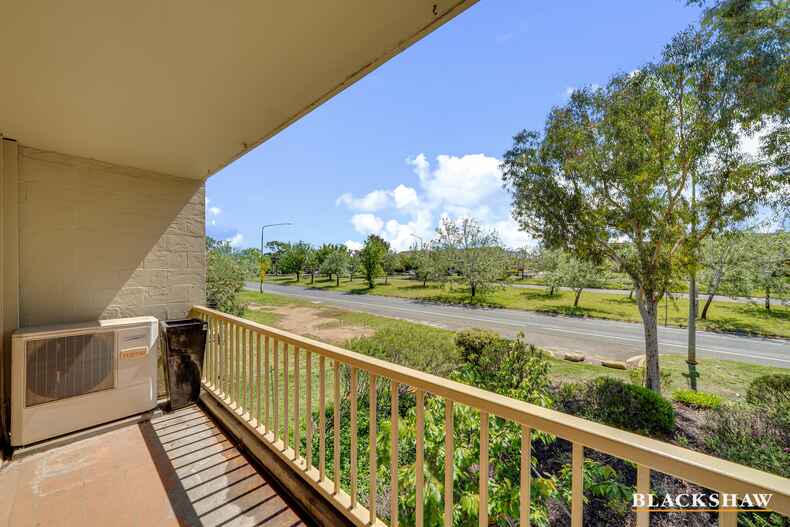 40/53 McMillan Crescent Griffith
