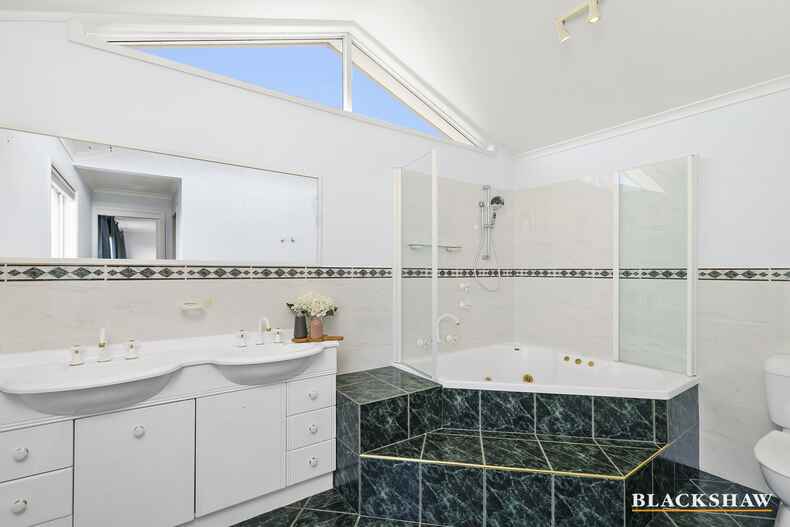 10 Mackrell Place Calwell
