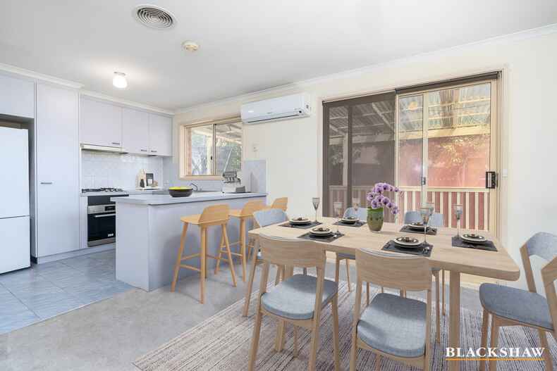 10 Hickenbotham Street Gordon