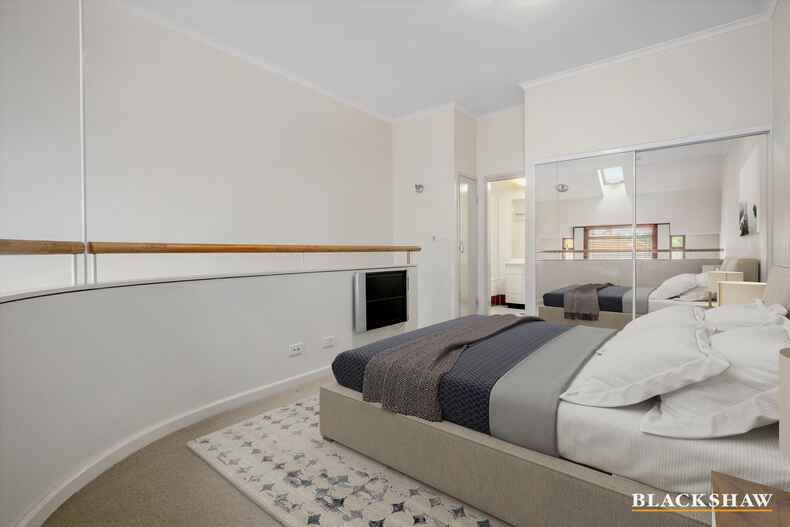 48/18 Captain Cook Crescent Griffith