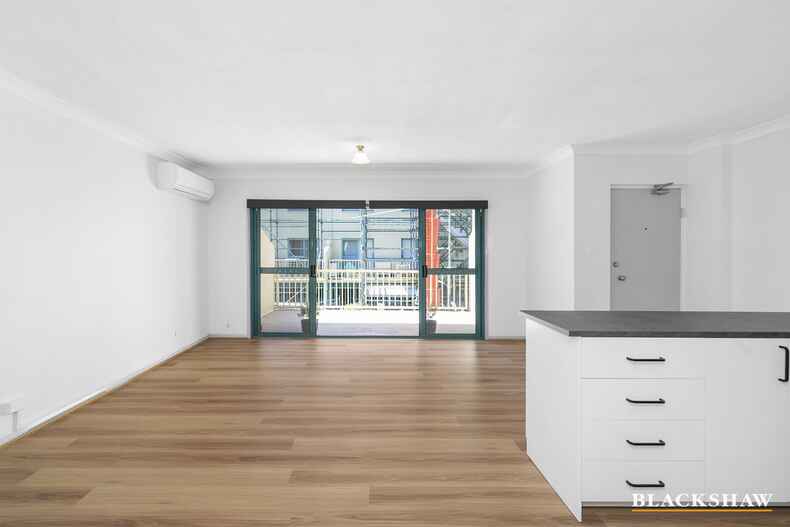 67/53 McMillan Crescent Griffith