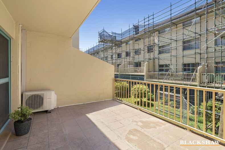67/53 McMillan Crescent Griffith