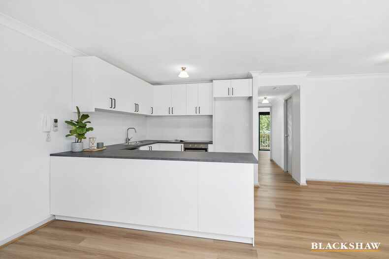 67/53 McMillan Crescent Griffith