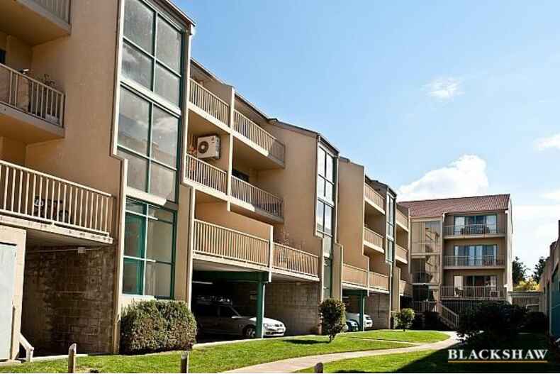 67/53 McMillan Crescent Griffith