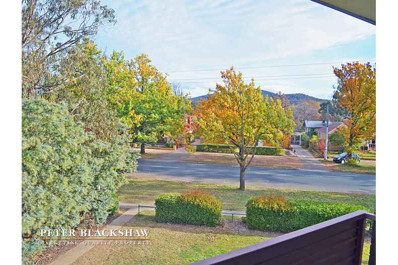 53C/58 Wattle Street Lyneham