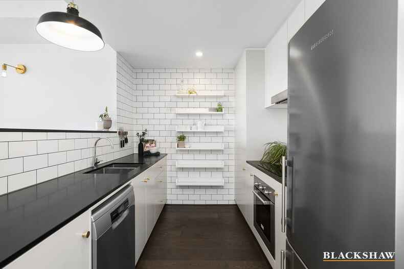 412/85 Eyre Street Kingston