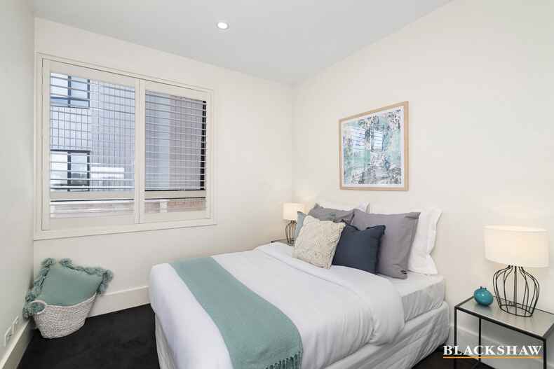 412/85 Eyre Street Kingston