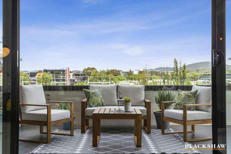 412/85 Eyre Street Kingston