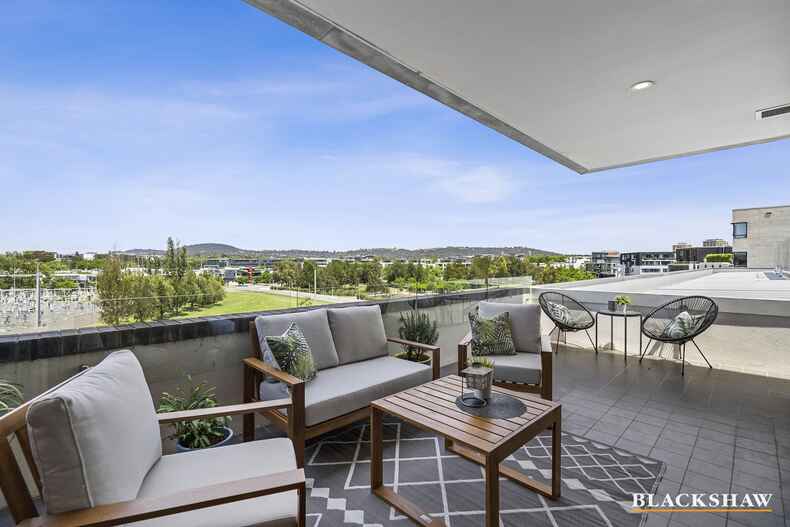 412/85 Eyre Street Kingston
