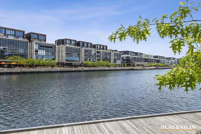 412/85 Eyre Street Kingston