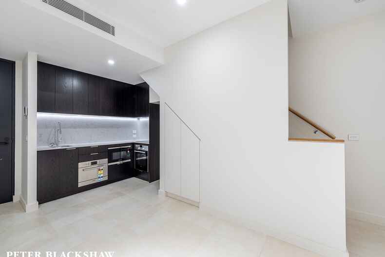 4/22 Canberra Avenue Forrest