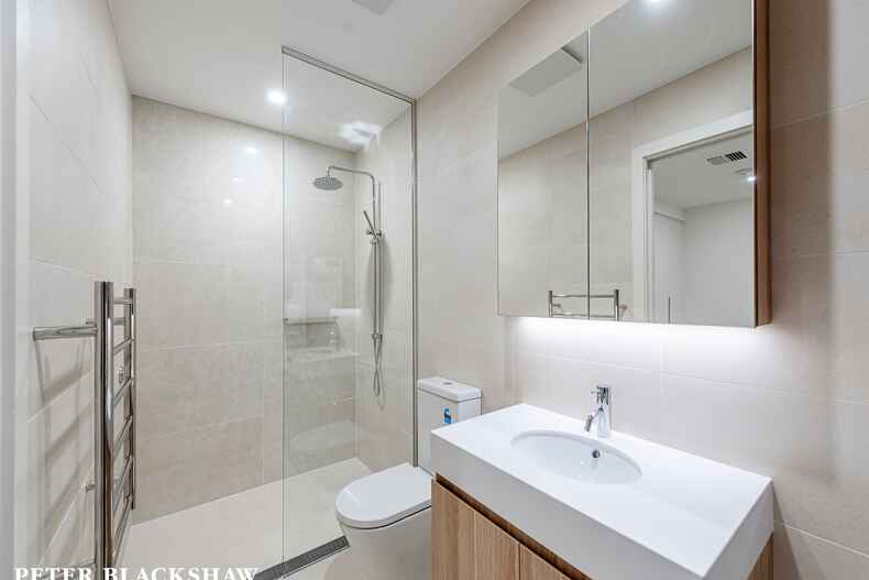 4/22 Canberra Avenue Forrest