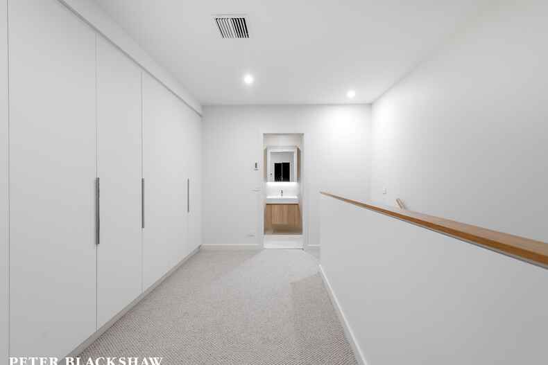 4/22 Canberra Avenue Forrest