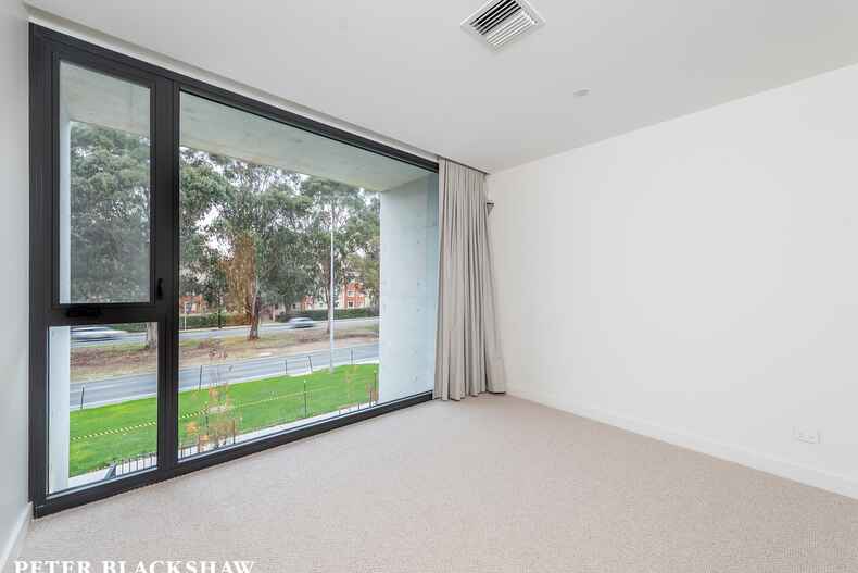 4/22 Canberra Avenue Forrest