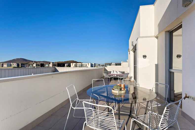 63/71 Giles Street Kingston