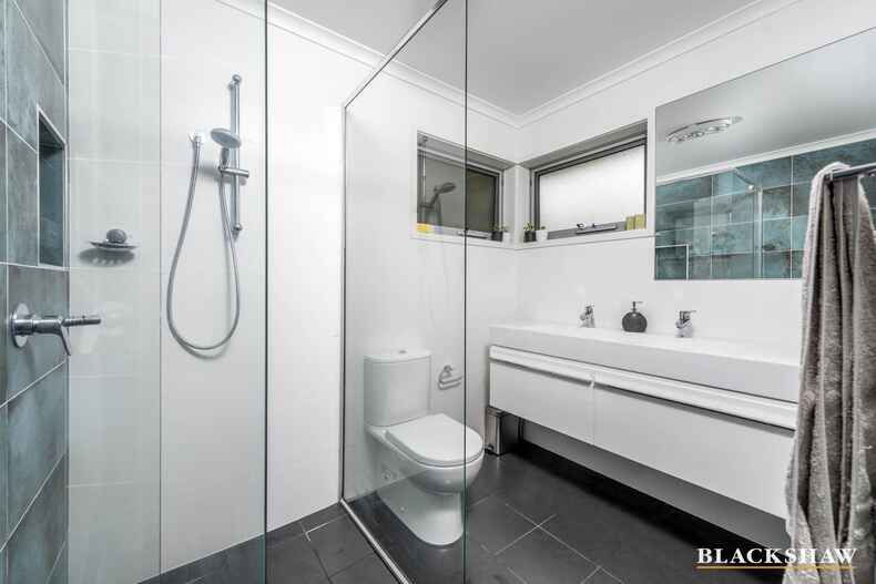 34 Werribee Crescent Farrer