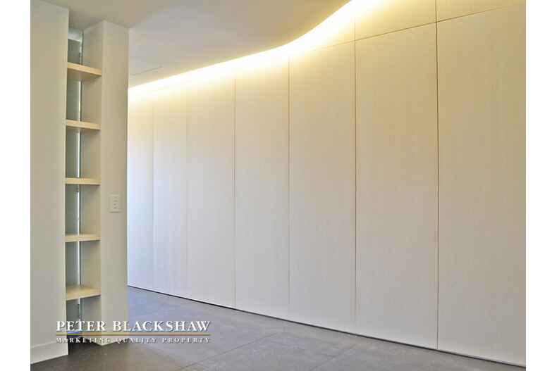 707/25 Edinburgh Avenue City