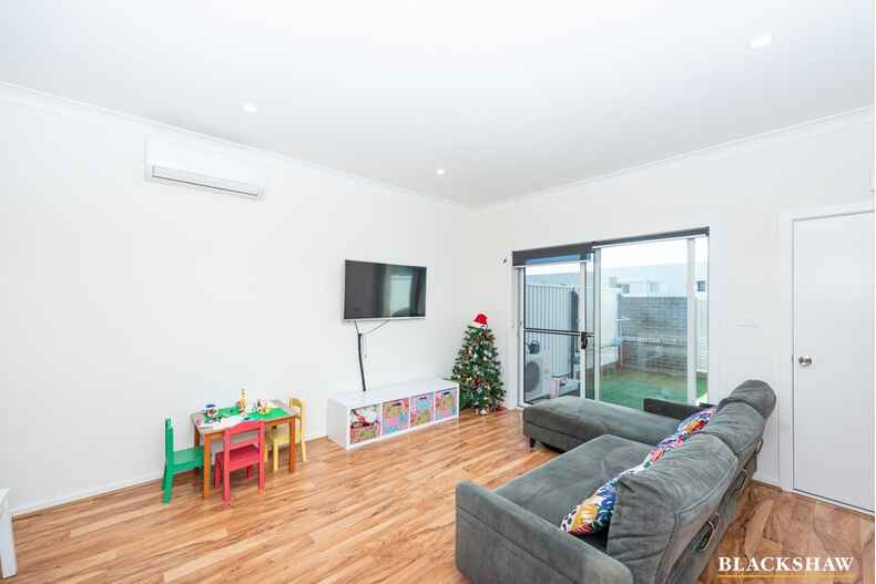 18/33 Arthur Blakeley Way Coombs