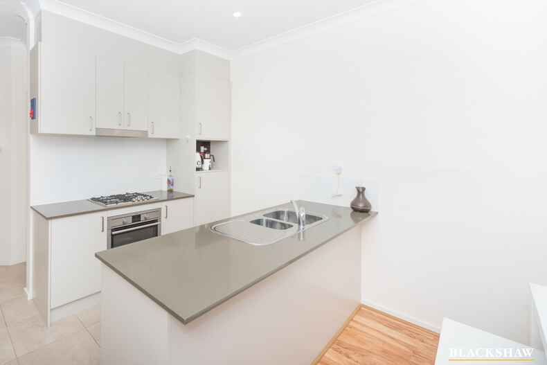 18/33 Arthur Blakeley Way Coombs