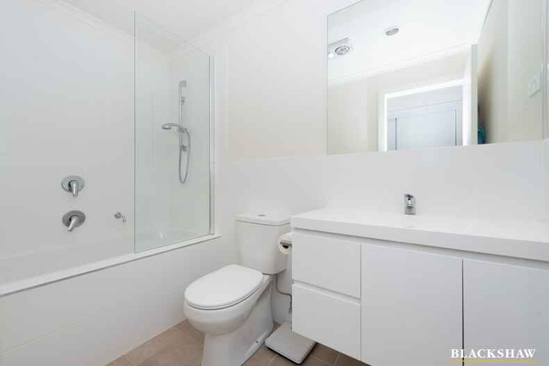 18/33 Arthur Blakeley Way Coombs