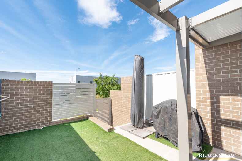 18/33 Arthur Blakeley Way Coombs