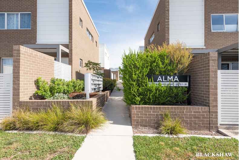 18/33 Arthur Blakeley Way Coombs