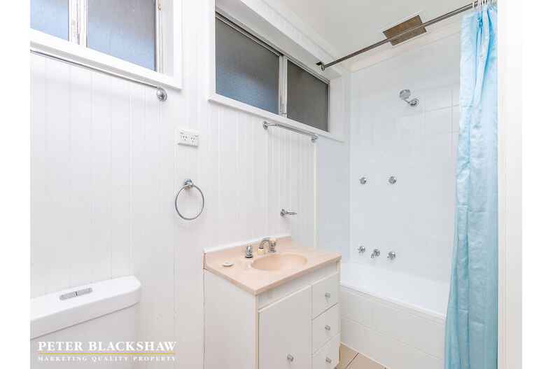 76 Tallara Parkway Narrabundah