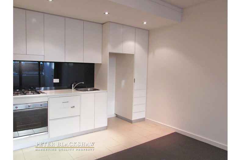 9/67 Giles Street Kingston