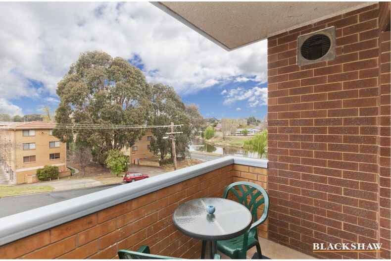 2/4 Mowatt Street Queanbeyan