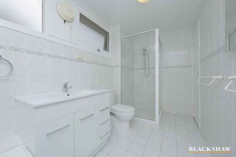 4/5 Garran Place Garran