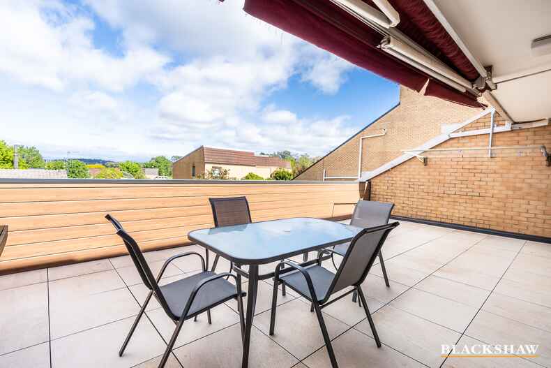4/5 Garran Place Garran