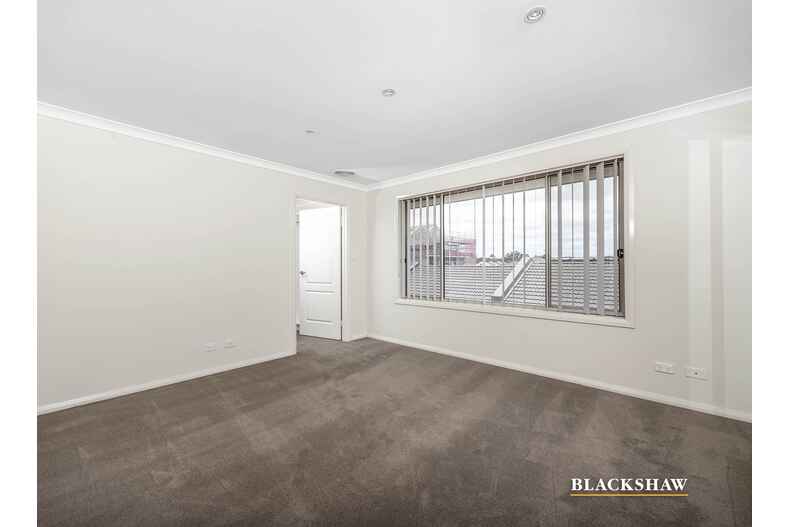 87a Anthony Rolfe Avenue Gungahlin