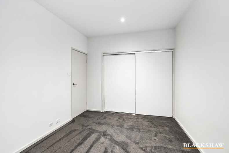 33/10 Burke Crescent Kingston