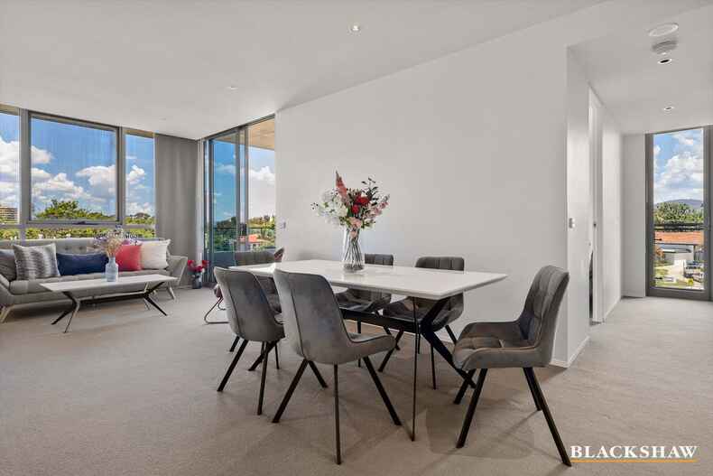 32/5 Burbury Close Barton