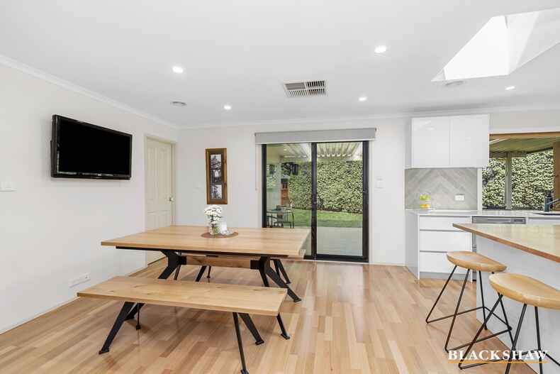 2 Benaroon Circuit Amaroo
