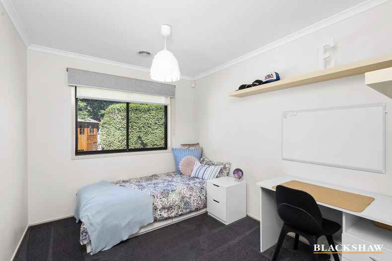 2 Benaroon Circuit Amaroo