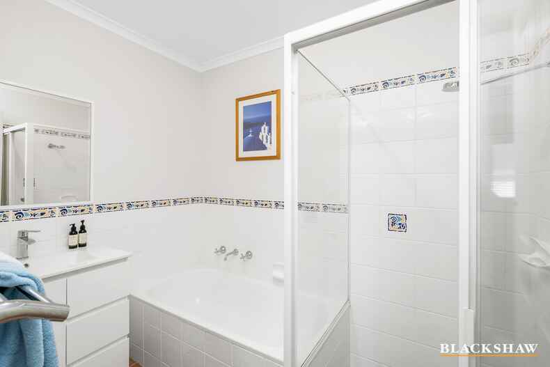 2 Benaroon Circuit Amaroo