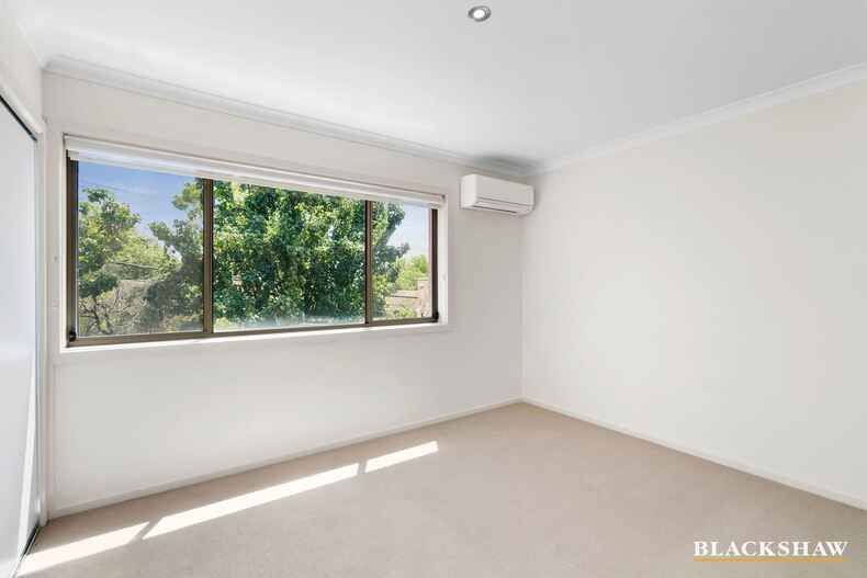 2/17 Majura Avenue Dickson