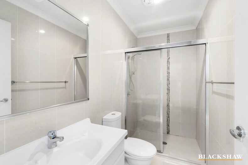 2/17 Majura Avenue Dickson