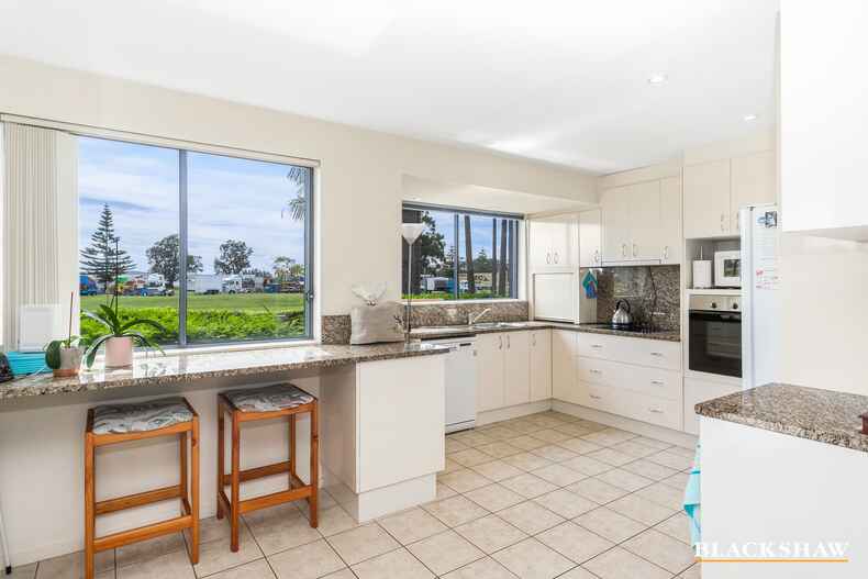 1/216 Beach Road Batehaven