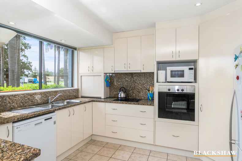 1/216 Beach Road Batehaven