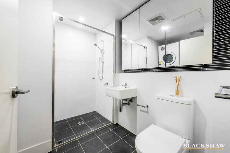 76/40 Philip Hodgins Street Wright