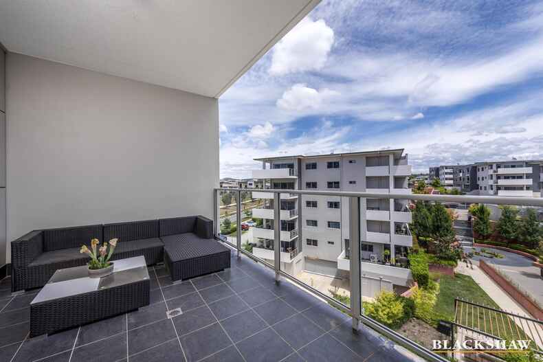 76/40 Philip Hodgins Street Wright