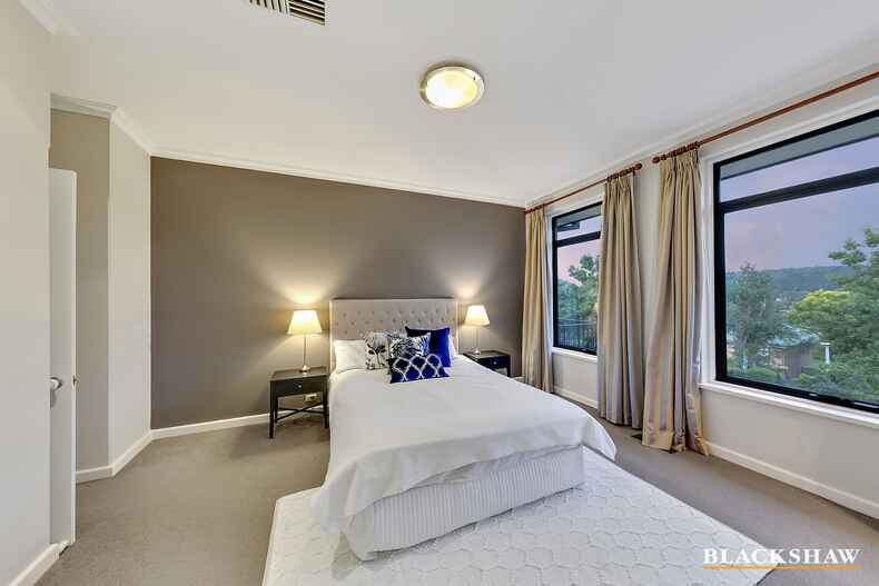125 Hawkesbury Crescent Farrer