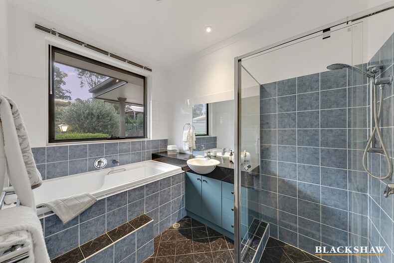 125 Hawkesbury Crescent Farrer