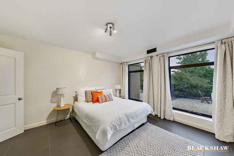 125 Hawkesbury Crescent Farrer