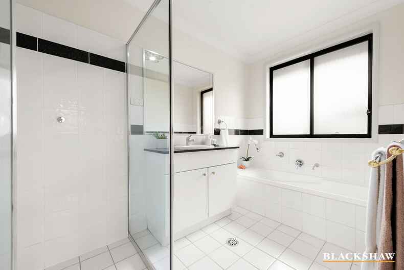 120 Halloran Drive Jerrabomberra
