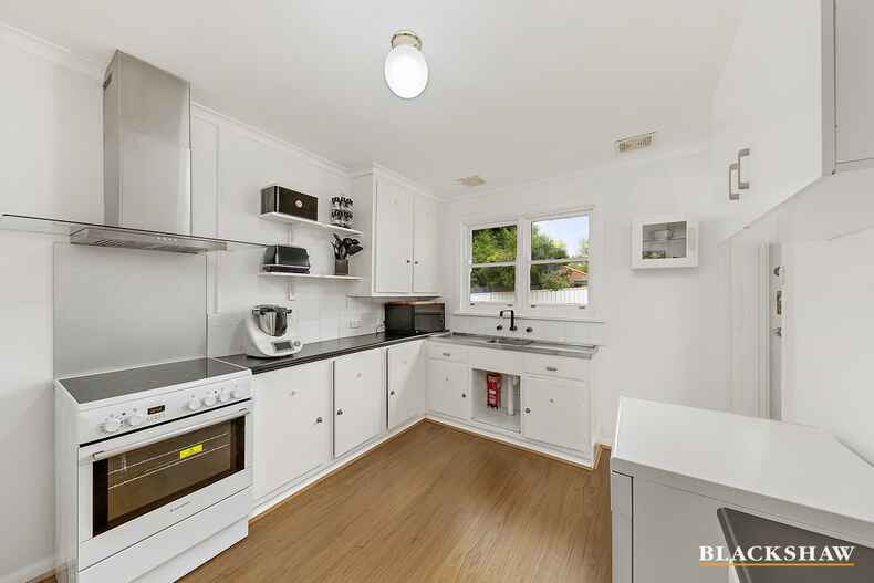 27 Nathan Street Deakin