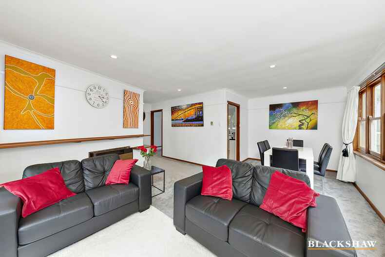 27 Nathan Street Deakin