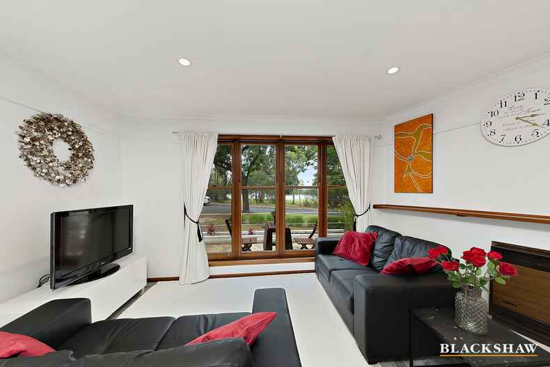 27 Nathan Street Deakin
